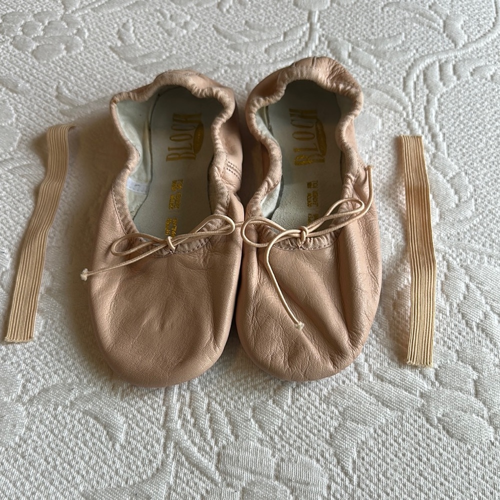 Bloch Pink Split-Sole Ballet Shoes, NEW!  Size 2